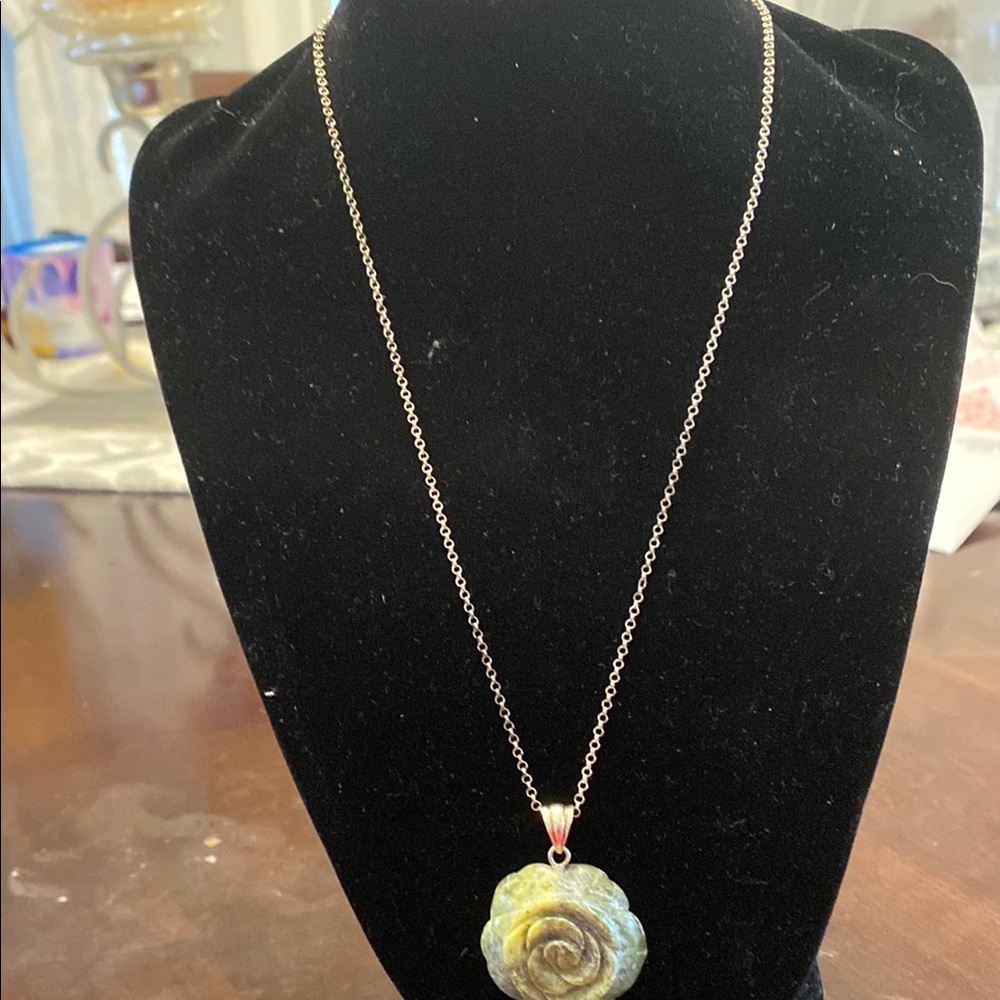 Gold Minimalist Circular Pendant Necklace